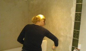 Klusvrouw Nicole Prins bouwt badkamer