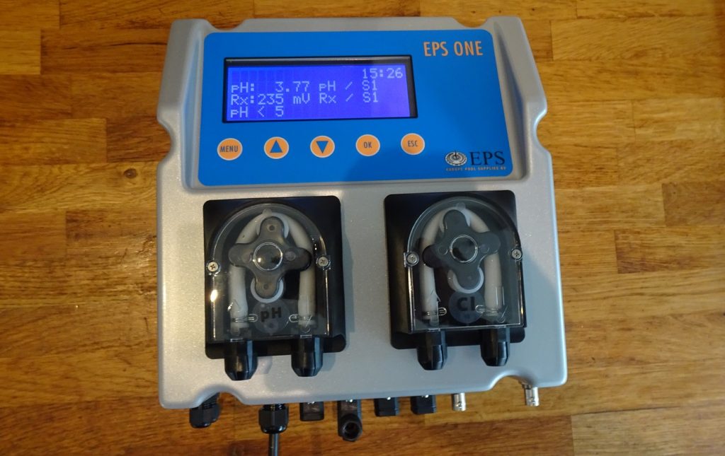 EPS One doseersysteem zwembad waterbehandeling Chloor en pH dosering
